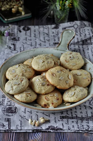 Galletas Con Cacahuetes Una Sartén Decorativa — Foto de Stock