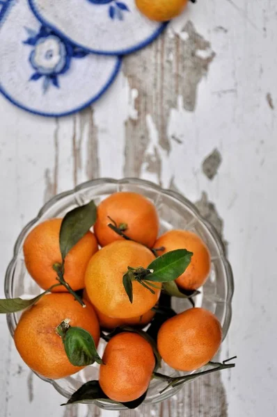 Sobre Mesa Hay Mandarinas Navideñas Acerca Año Nuevo — Foto de Stock