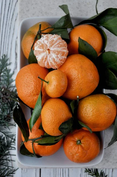 Sobre Mesa Hay Mandarinas Navideñas Acerca Año Nuevo — Foto de Stock