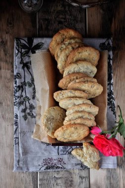 Gül ile dekore edilmiş, tohum ile tanımlama