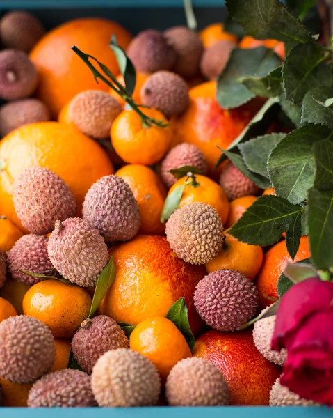 Set Regalos Para Chica Una Caja Fruta Fresca Con Naranjas — Foto de Stock