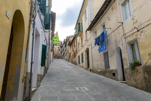 Ulice starobylého města Siena, Itálie — Stock fotografie