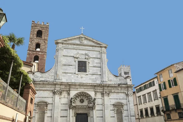 Santi Giovanni e Reparata教堂及其邻近的Bapti教堂 — 图库照片