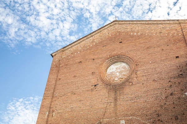 Uma das muitas igrejas de Lucca, Itália . — Fotografia de Stock