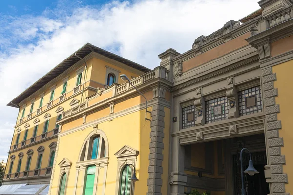 Montecatini Terme Toscane Ital, stadsgezicht van een beroemde Italiaanse sp — Stockfoto