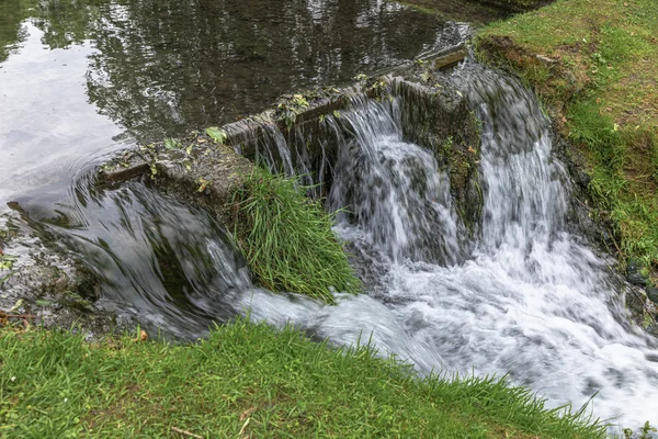 ベルギーのナミュールとディナントの間にあるアネヴォワの水の庭園 — ストック写真