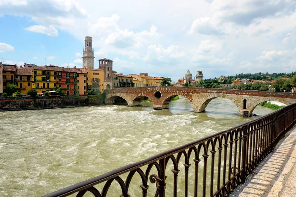 St. Peter brug, Verona — Stockfoto