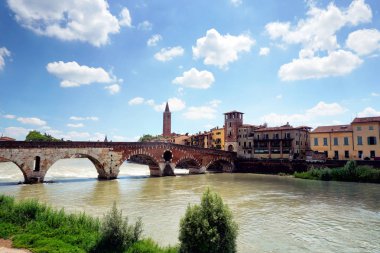 Ponte di Pietra, Verona
