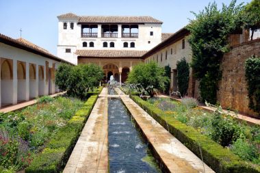 Alhambra karmaşık bahçelerinde