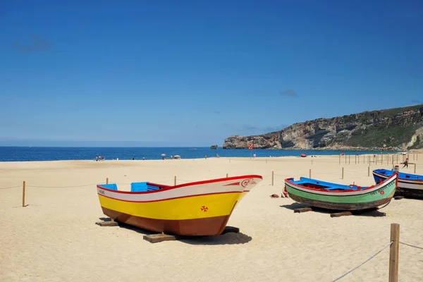 Strand in nazare — Stockfoto