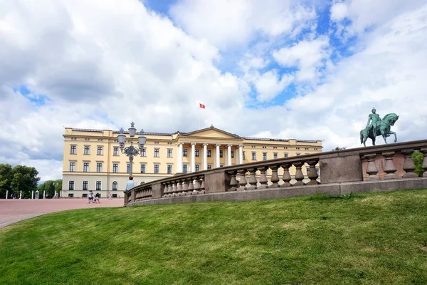 Palácio Real em Oslo — Fotografia de Stock