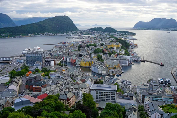 Ciudad portuaria de Alesund — Foto de Stock