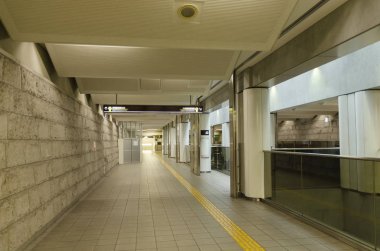 geçit metro tren istasyonu veya Havaalanı, ulaşım, insanlar, Bitirim İkili ve seyahat kavramı