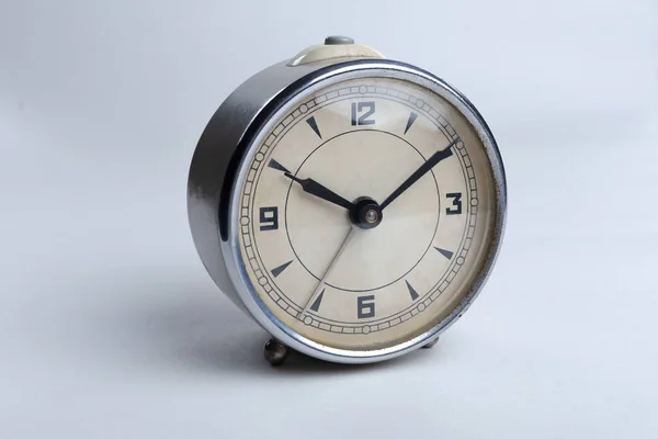 Старые Часы Изолированы Белом Фоне — стоковое фото