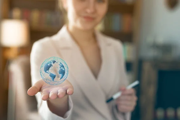 Avucunun içinde bir kara hologramı