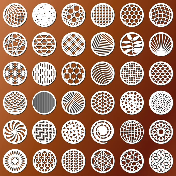 Lazer kesimi için dekoratif daire altlığı hazırlayın. Yuvarlak geometrik bardak altlığı kartı. Lazer kesim tasarım. Vektör illüstrasyonu
