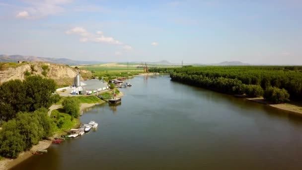 Vista aérea do rio Danúbio — Vídeo de Stock