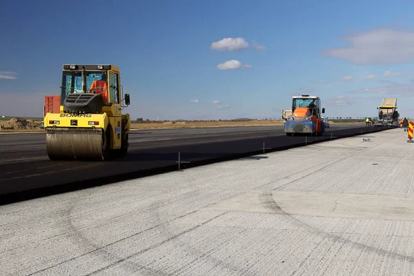 Taze asfalt kaplama tesviye yol silindirleri