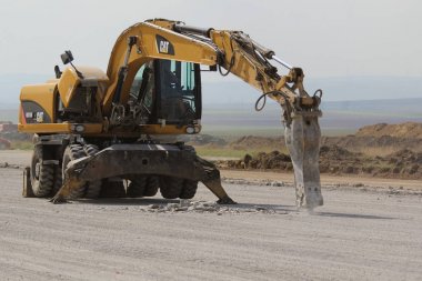 Hidrolik kırma çekiç bir pist şantiye Beton kırma
