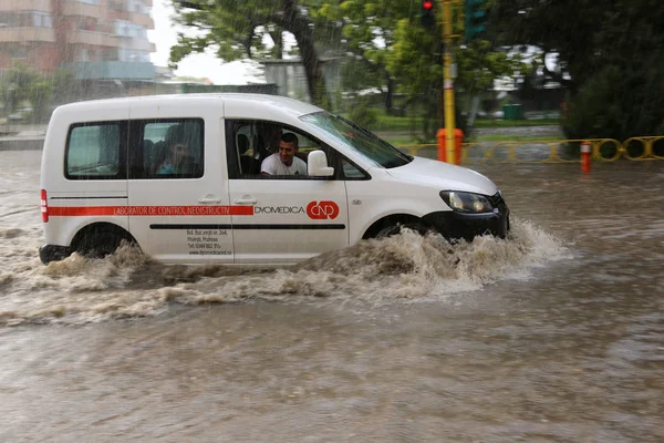 European city flooded during a heavy rain — Stock Photo, Image