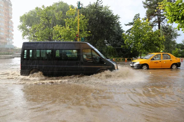 European city flooded during a heavy rain — Stock Photo, Image