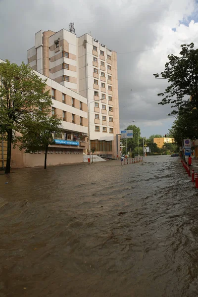 European city flooded during a heavy rain — Stock Photo, Image