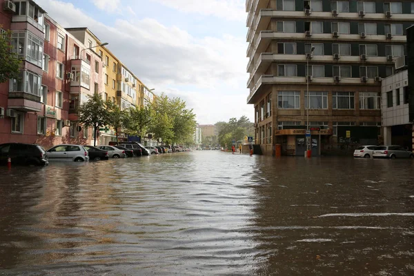 European city flooded during a heavy rain — Stock Photo, Image