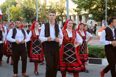 Makedon ulusal kostüm geçit töreni