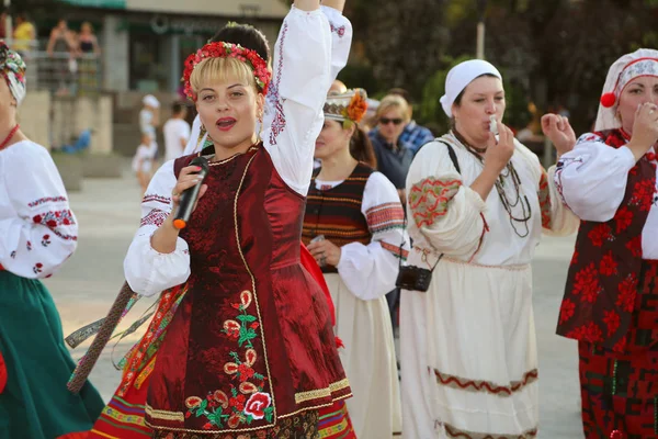 Ukrainian group of dancers in traditional costumes — Stock Fotó