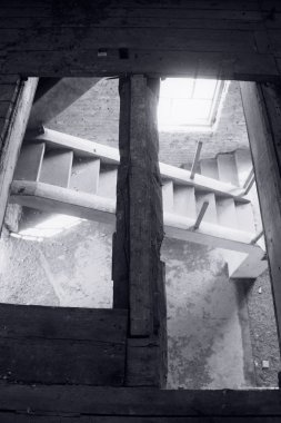 Terk edilmiş eski değirmen iç