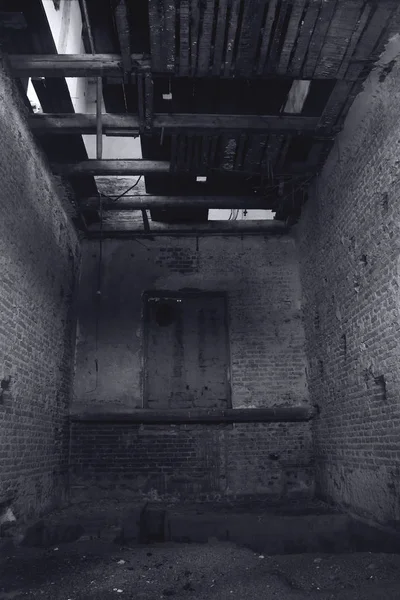 Terk edilmiş eski değirmen iç