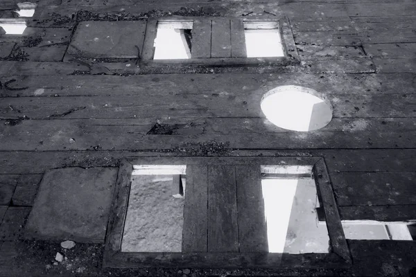 Terk edilmiş eski değirmen iç