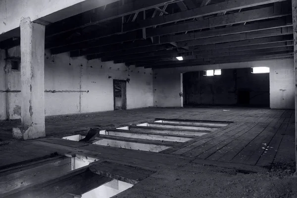 Terk edilmiş eski değirmen iç