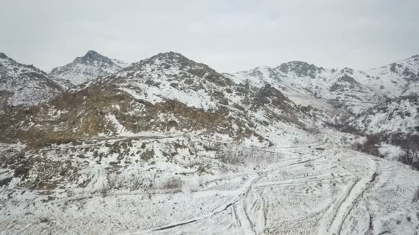 Aerea Sopra Una Cima Innevata Dei Balcani — Video Stock