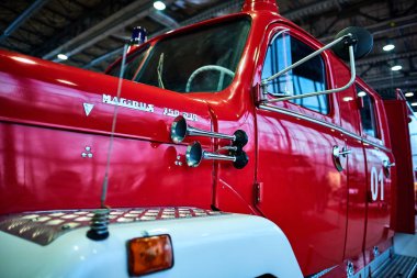 Moskova - 09 Mar 2018: MAGIRUS Deutz 150d 10 (1966) yangın kamyon Oldtimer-Sokolniki Fuar Merkezi Galerisi'nde sergisinde. Rusya sergi vintage arabalar ve teknik antika sadece biri.