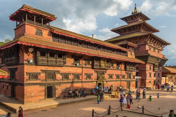 Plaza Durbar en Patan, antigua ciudad en el valle de Katmandú —  Fotos de Stock