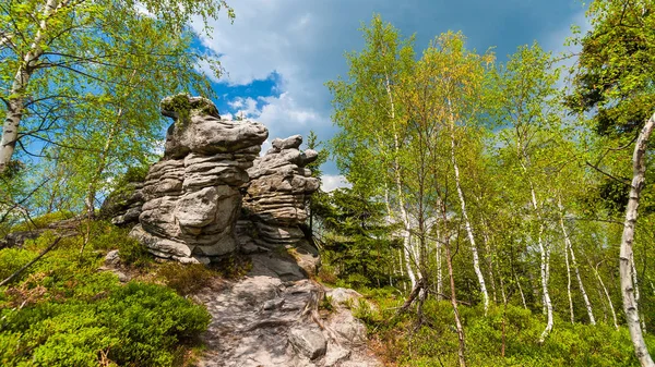 Formações rochosas em The Stolowe Mountains . — Fotografia de Stock