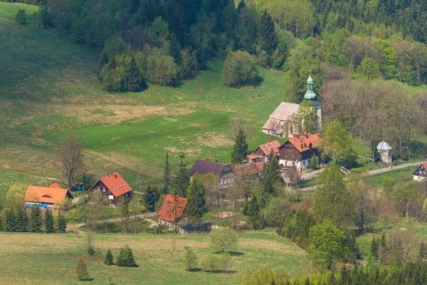 Vila de Pasterka, vista da Montanha Szczeliniec — Fotografia de Stock