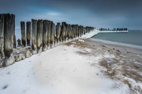 Paisagem de inverno no mar na Polônia . — Fotografia de Stock