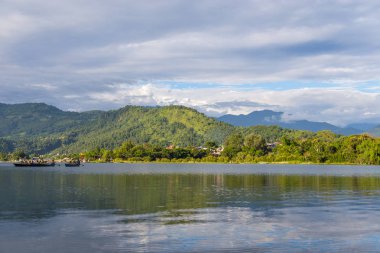 Turist Phewa lakeside Pokhara içinde sandal sembolü.