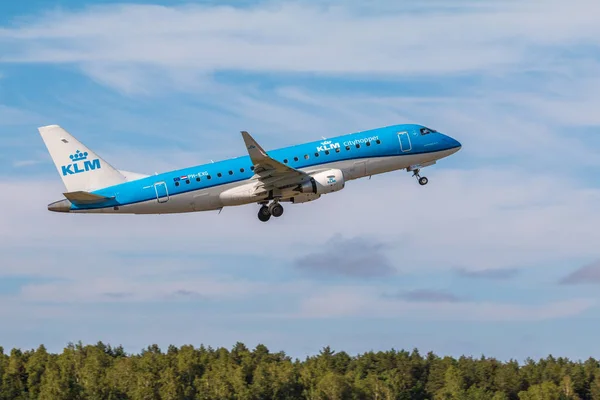 Plane line KLM taking off from the Lech Walesa Airport — Stock Photo, Image