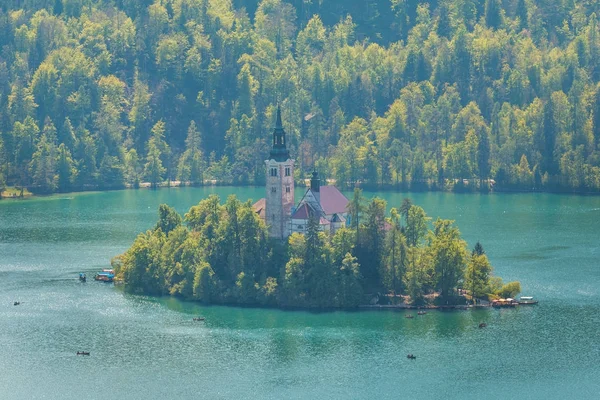 Blejski Otok, vackrast belägna kyrkan — Stockfoto