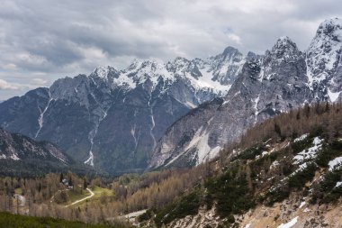 Vrsic pass civarında Alp görünümü