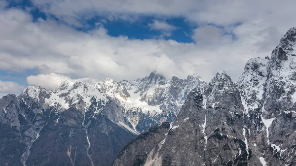 Альпийский вид в окрестностях перевала Вршич — стоковое фото