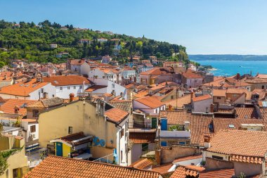 Piran Körfezi üzerinde güneybatı Slovenya kasabada Piran