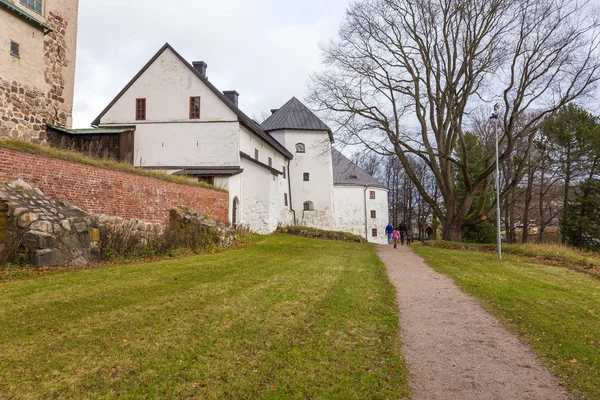 Hrad Turku. Středověké budovy v městě Turku ve Finsku. — Stock fotografie