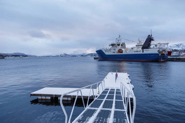 Nordting, navio de pesca, cortador atracado no porto de Alesund . — Fotografia de Stock