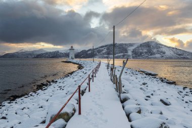 Hogsteinen deniz feneri Moody günbatımı.