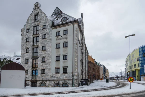 Centrum miasta Ålesund, architektury secesyjnej. Pejzaż zimowy, Norwegia — Zdjęcie stockowe