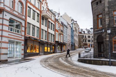 Alesund şehir merkezi. Norveç'te kış manzarası.